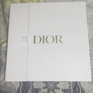 DIOR CASE!